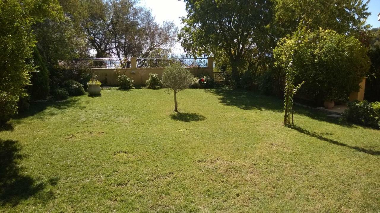 Villa Tzitzifies Kourouklata Eksteriør billede